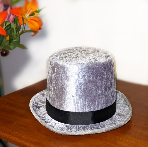 Silver & Black Top Hat Velvet Feel - Picture 2 of 2